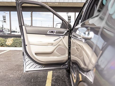 Used 2011 Ford Explorer XLT w/ 202A Rapid Spec Order Code image 30