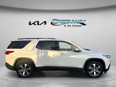Used 2019 Chevrolet Traverse LT w/ LT Premium Package image 5