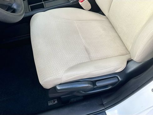 Used 2016 Honda CR-V LX image 18