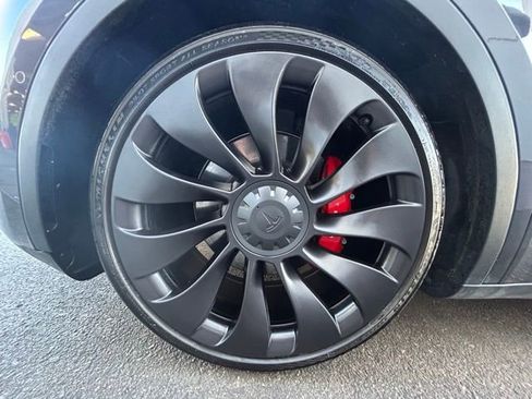 Used 2022 Tesla Model Y Performance AWD/4WD image 32