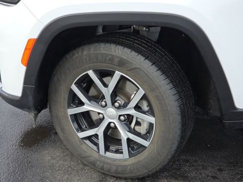Used 2023 Jeep Grand Cherokee L Limited image 25