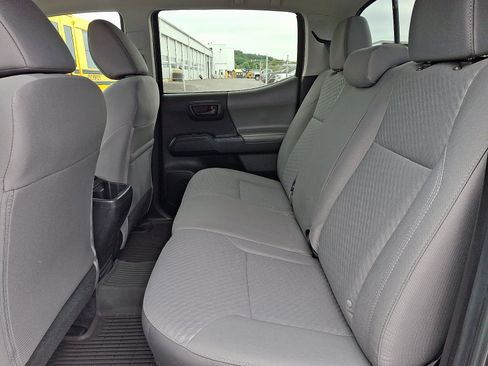 Used 2022 Toyota Tacoma SR w/ SR Convenience Package RWD image 10