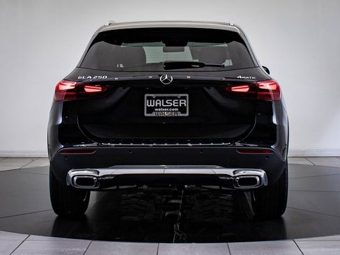 Certified 2025 Mercedes-Benz GLA 250 4MATIC image 7