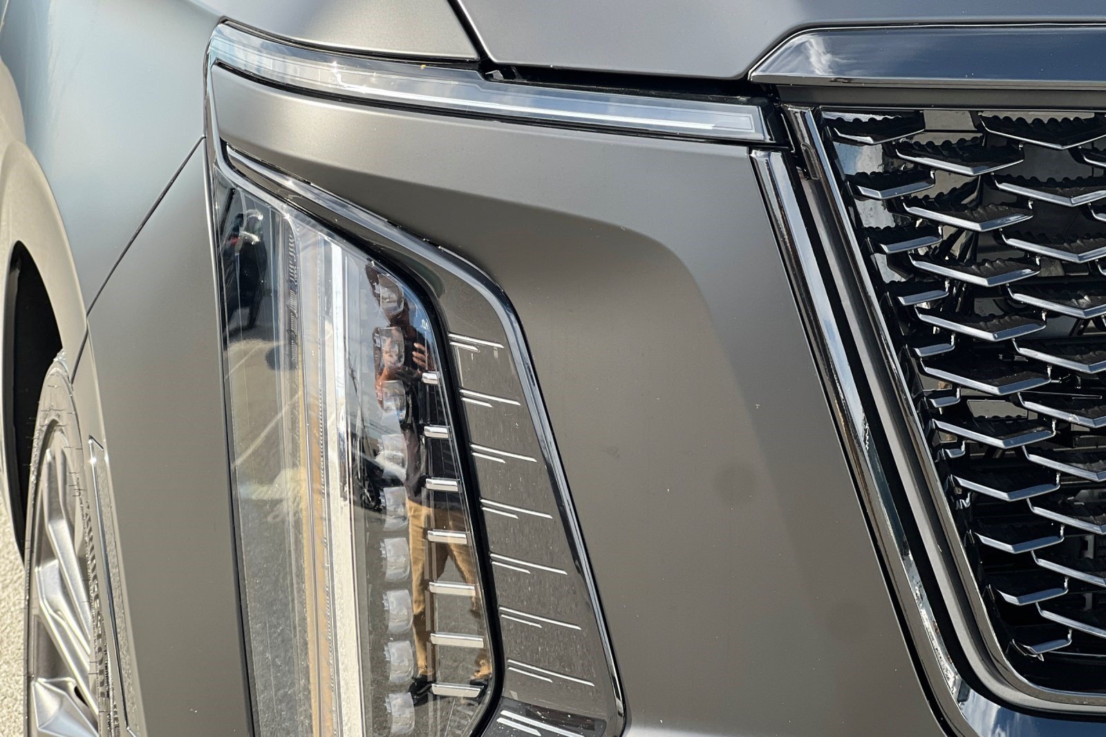 Used 2025 Cadillac Escalade V AWD/4WD image 11