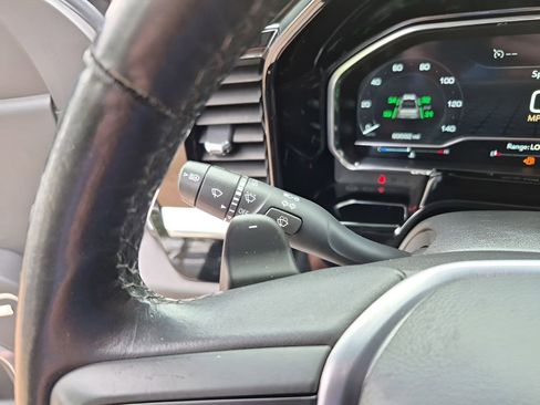 Used 2022 GMC Sierra 1500 SLT w/ SLT Convenience Package AWD/4WD image 36