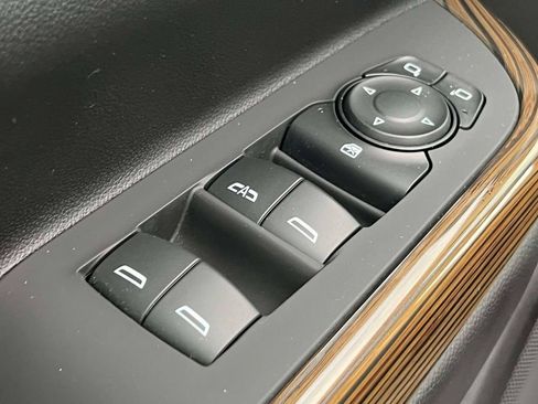 Used 2023 GMC Acadia SLE w/ Driver Convenience Package AWD/4WD image 18
