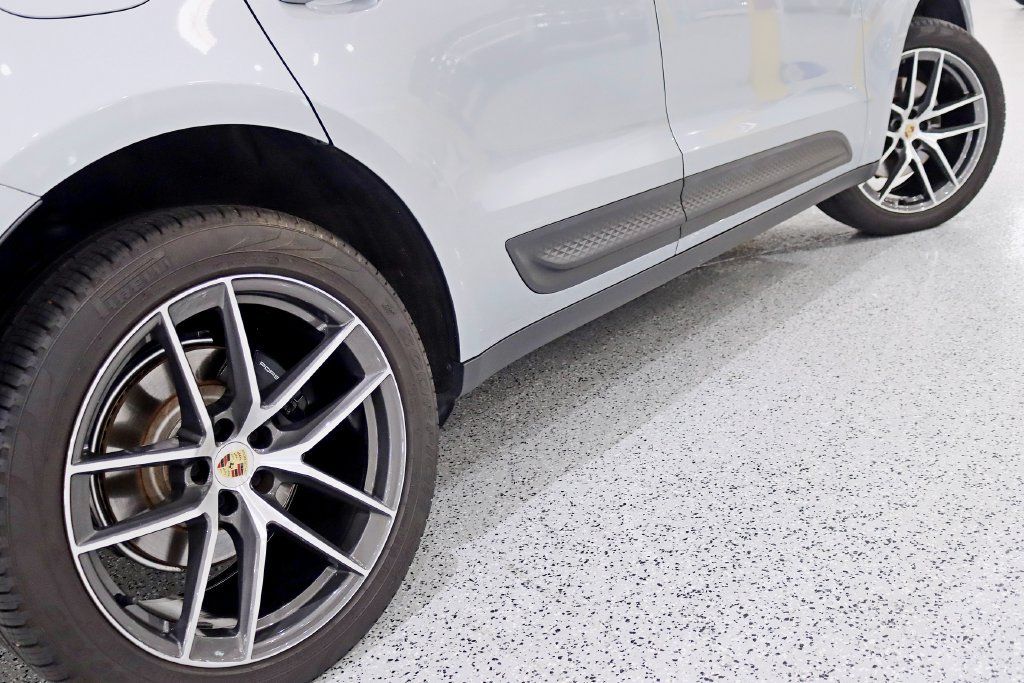 Used 2022 Porsche Macan AWD/4WD image 12