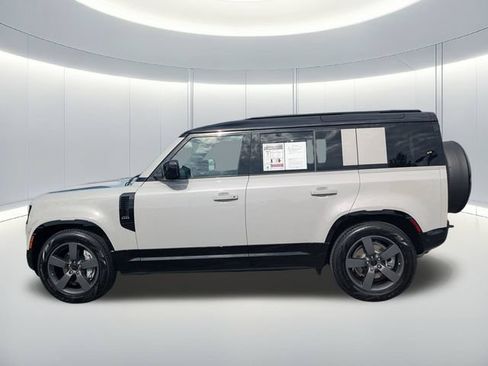 Used 2026 Land Rover Defender 110 X-Dynamic SE AWD/4WD image 2