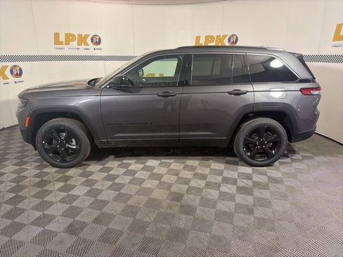 New 2026 Jeep Grand Cherokee Limited w/ Limited Altitude Package AWD/4WD image 13