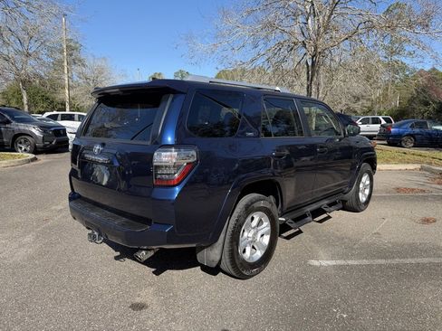 Used 2018 Toyota 4Runner SR5 image 6