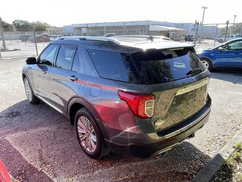 Used 2024 Ford Explorer King Ranch w/ Technology Package image 4