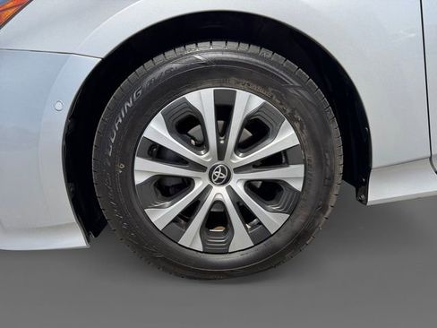 Certified 2021 Toyota Prius XLE w/ Carpet Mat Package (TMS) AWD/4WD image 12