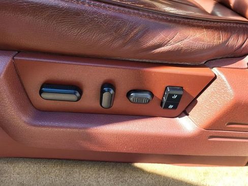 Used 2014 Ford F150 King Ranch w/ King Ranch Luxury Package image 16