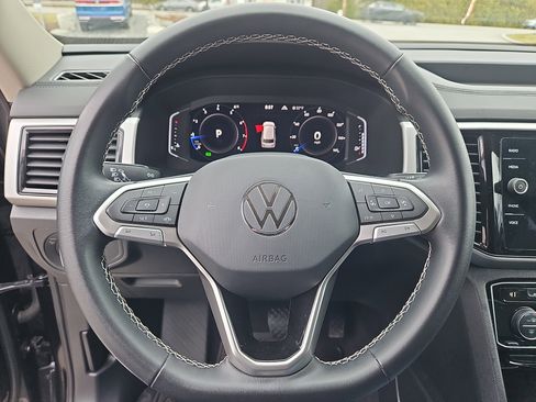 Certified 2023 Volkswagen Atlas SE w/ Black Wheel Package image 21