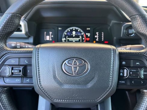 Certified 2025 Toyota Tacoma SR5 AWD/4WD image 26
