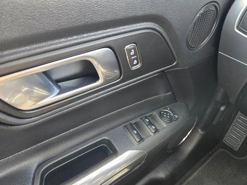 Used 2019 Ford Mustang Premium image 18