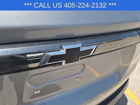 Used 2023 Chevrolet Traverse Premier w/ Redline Edition FWD image 9