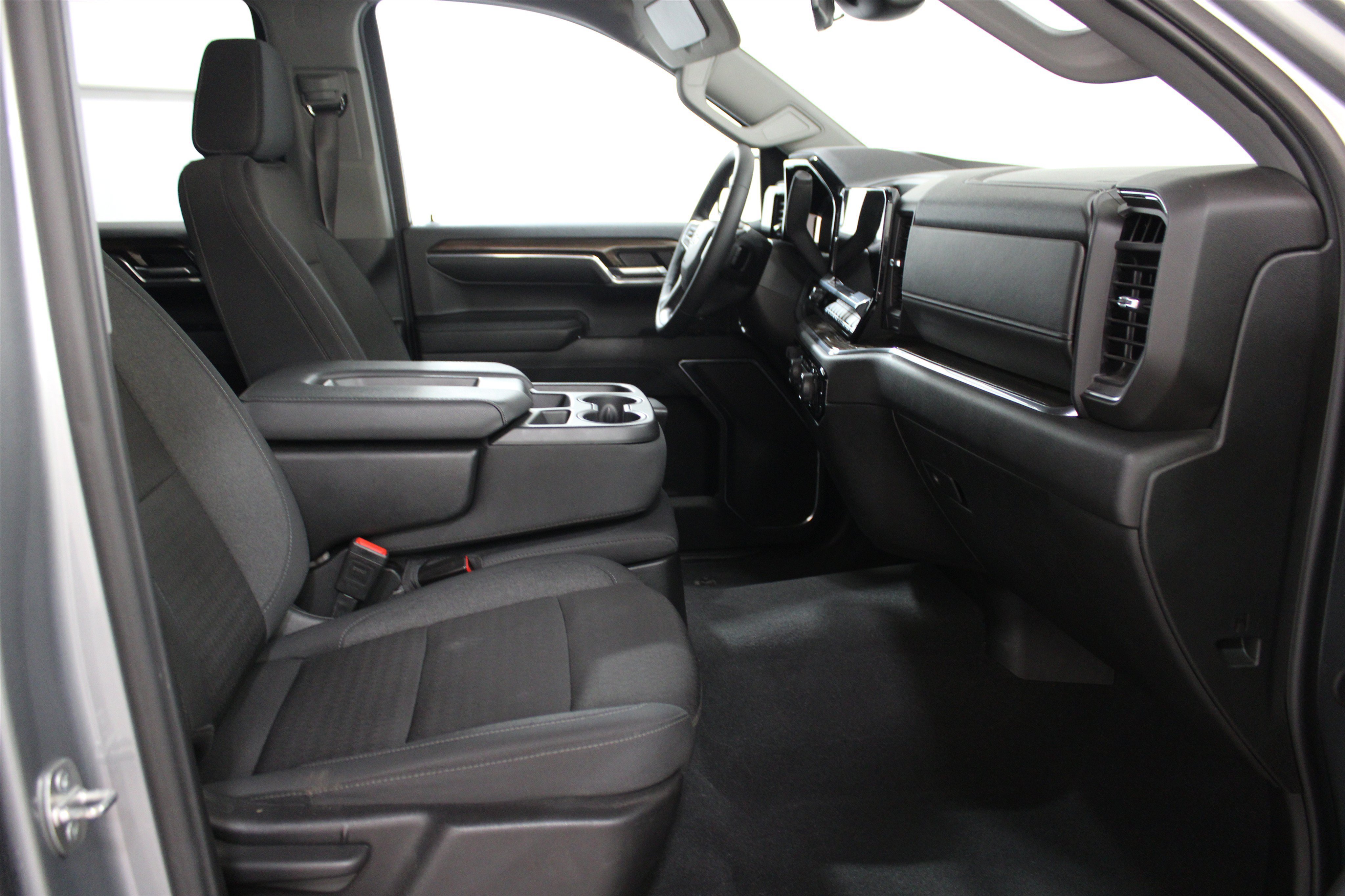 Used 2024 Chevrolet Silverado 1500 RST w/ Protection Package AWD/4WD image 17