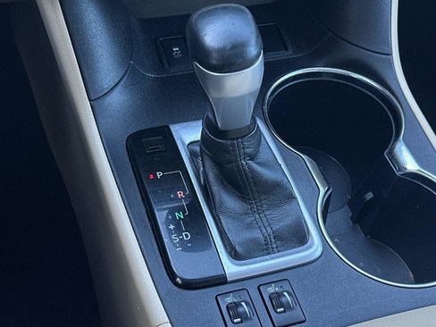 Used 2015 Toyota Highlander XLE image 25