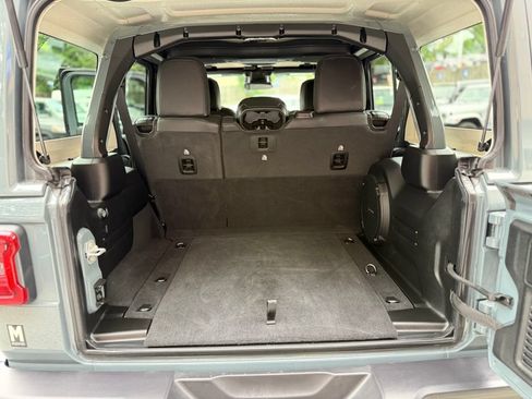 Used 2026 Jeep Wrangler Unlimited Sahara AWD/4WD image 30