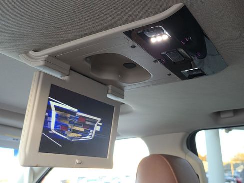 Used 2019 Cadillac Escalade Premium Luxury image 33