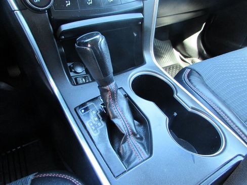 Used 2015 Toyota Camry SE FWD image 20