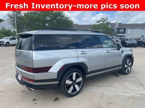 Used 2025 Hyundai Santa Fe Limited image 3