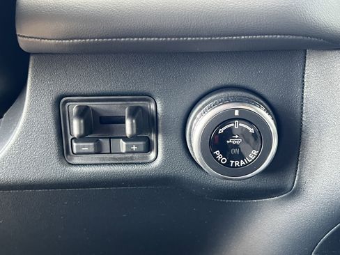 New 2025 Lincoln Navigator Reserve w/ Jet Appearance Package image 22