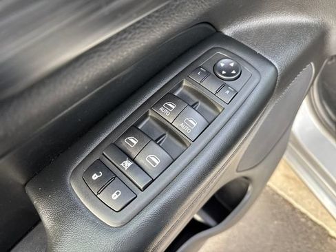 Used 2020 Jeep Grand Cherokee Altitude image 11