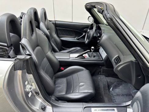 Used 2004 Honda S2000 image 14