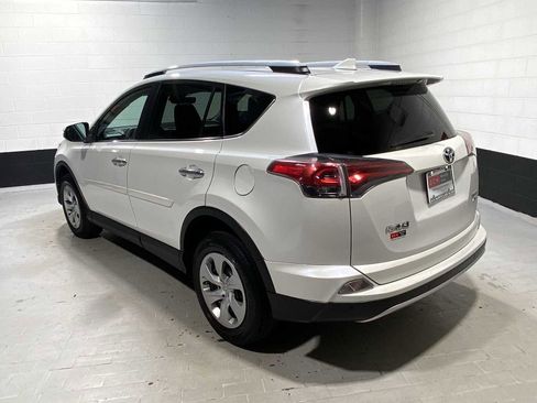 Used 2016 Toyota RAV4 Limited image 4