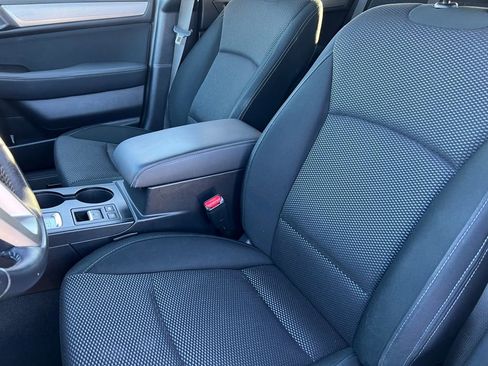 Used 2017 Subaru Outback 2.5i Premium image 10