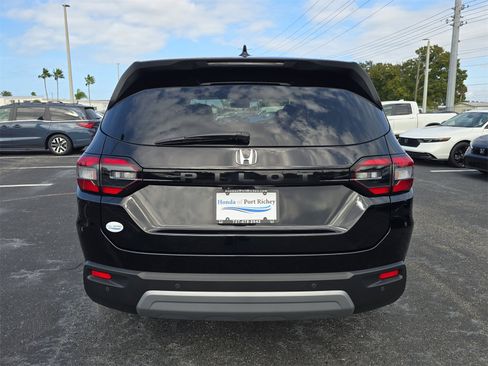Certified 2025 Honda Pilot EX-L image 5