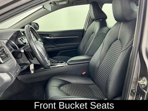 Used 2020 Toyota Camry SE image 10