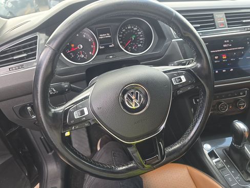 Used 2018 Volkswagen Tiguan SE AWD/4WD image 10