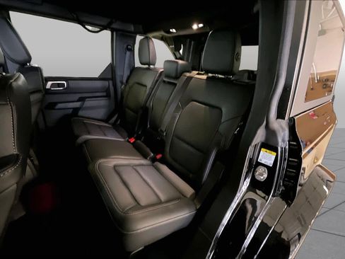 Used 2025 Ford Bronco Outer Banks AWD/4WD image 17