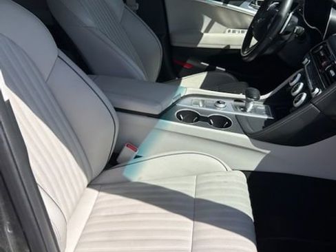 Used 2019 Genesis G70 2.0T Advanced w/ Elite Package image 8