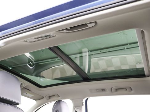 Used 2019 Volkswagen Tiguan SEL image 22