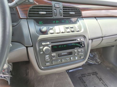 Used 2003 Cadillac De Ville Limousine image 32