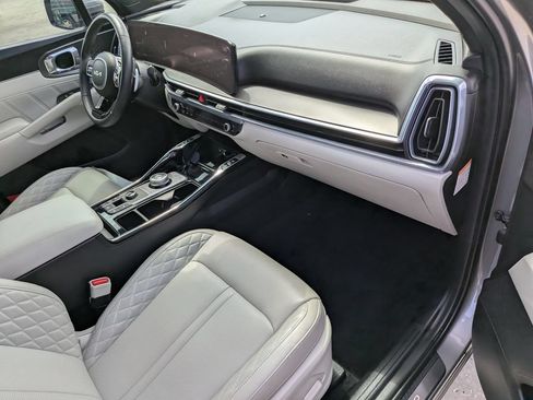 Certified 2025 Kia Sorento SX Prestige AWD/4WD image 15