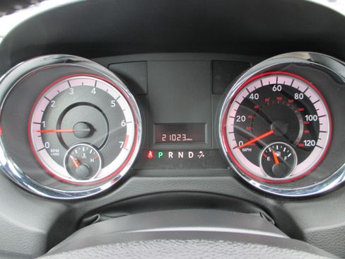 Used 2018 Dodge Grand Caravan SE image 20