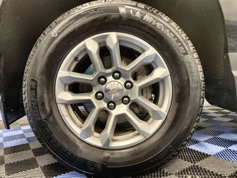 Used 2023 Chevrolet Silverado 1500 LT AWD/4WD image 10