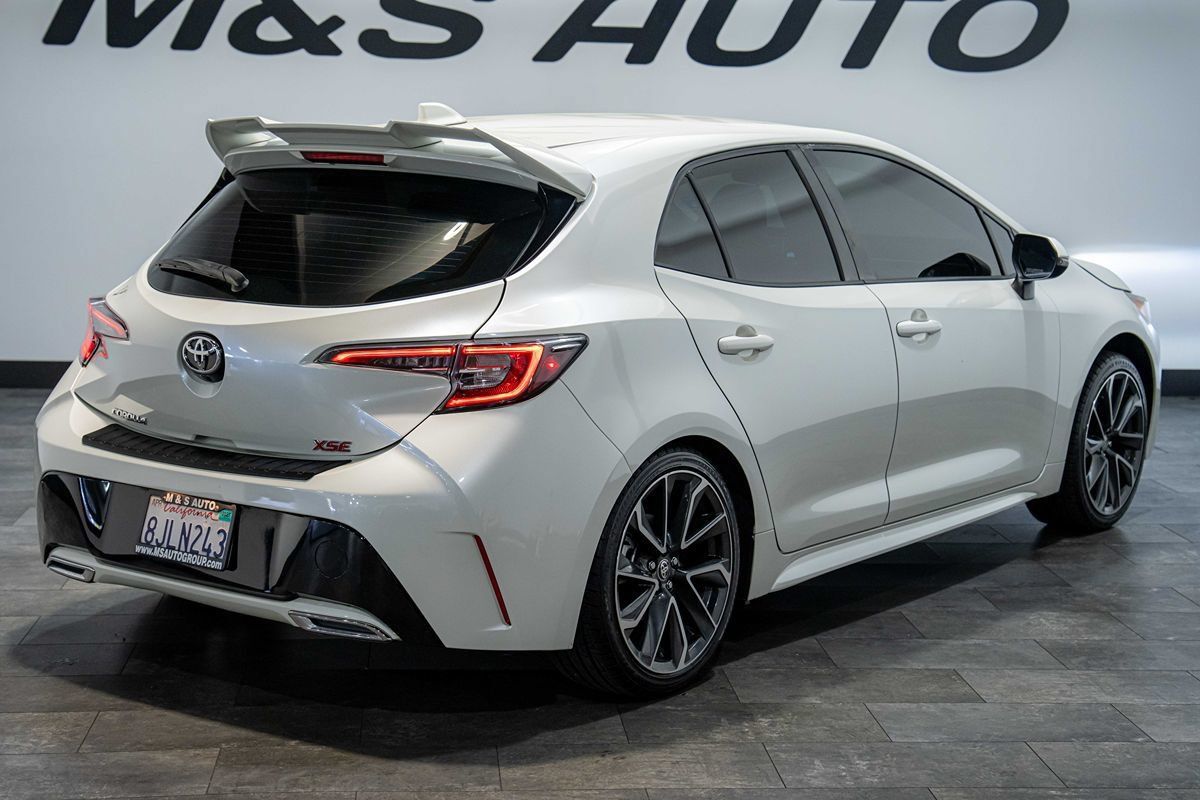 Used 2019 Toyota Corolla XSE FWD image 4