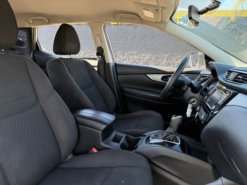 Used 2019 Nissan Rogue Sport S image 19