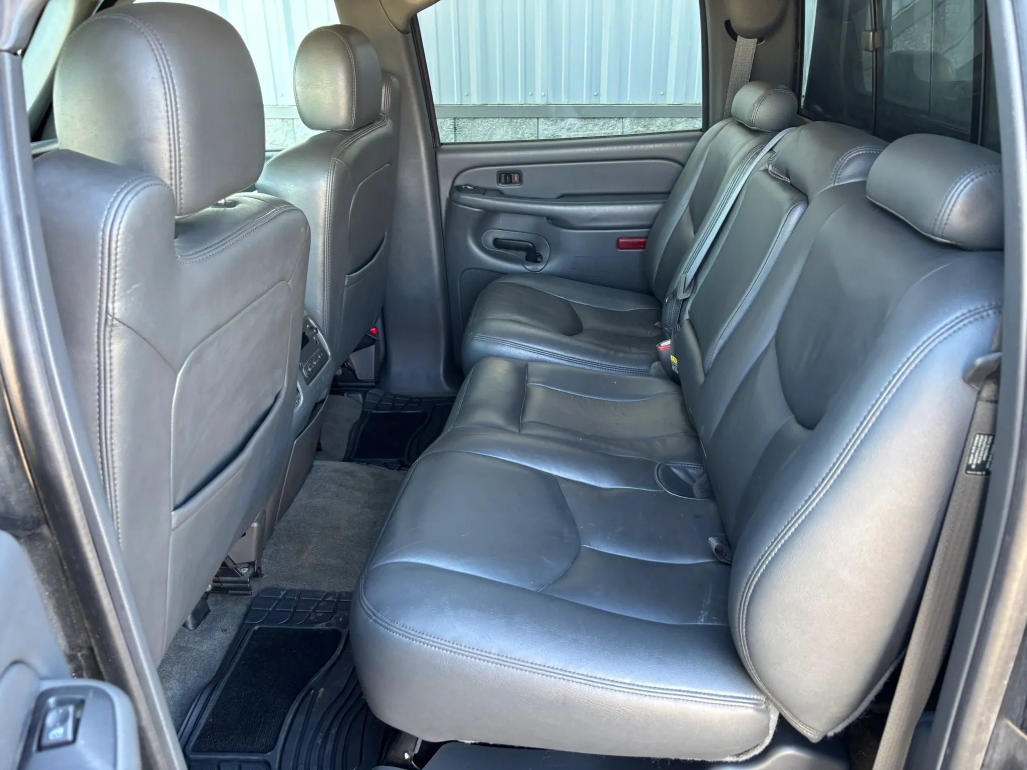 Used 2004 Chevrolet Silverado 2500 LT w/ Skid Plate Package AWD/4WD image 13