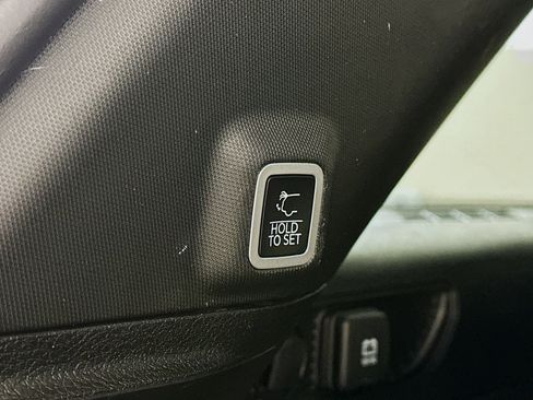 Used 2023 Jeep Grand Cherokee Altitude image 31