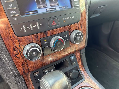 Used 2014 Chevrolet Traverse LT w/ All-Star Edition image 24