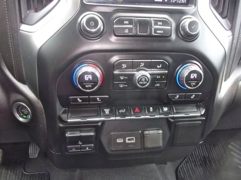Used 2022 Chevrolet Silverado 3500 LT w/ Convenience Package AWD/4WD image 23