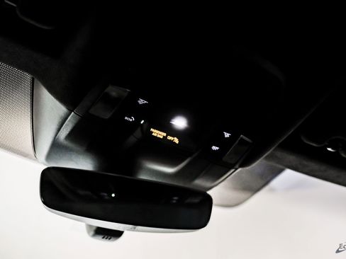 Used 2020 Porsche Taycan Turbo image 36