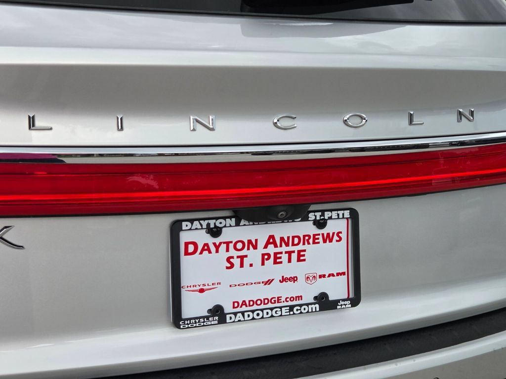 Used 2018 Lincoln MKX Reserve w/ Driver Assistance Package FWD image 12